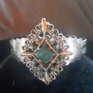 Elegant Silver Tone and Green Faux Turquoise Women's Bracelet